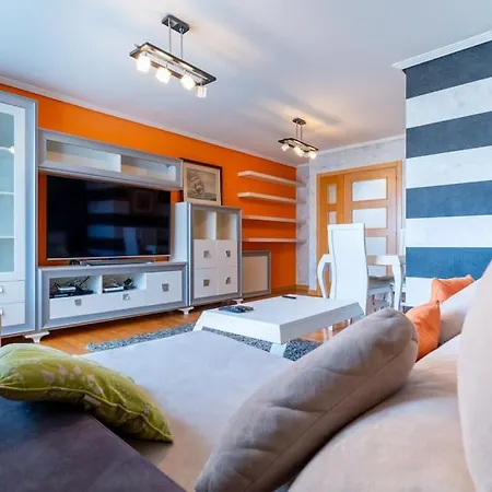Apartamento En El Corazon De La Ciudad Con Parking Santander Exterior photo
